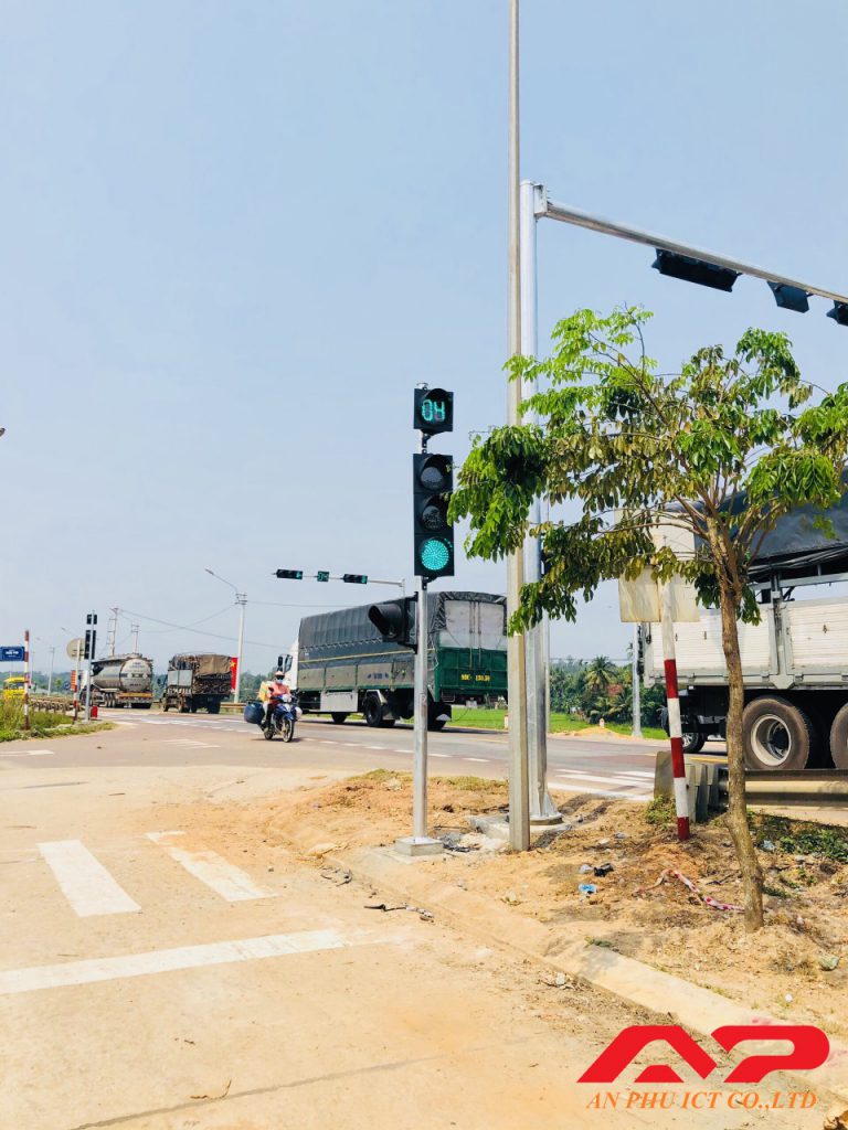 Thi công đèn tín hiệu giao thông Bình Định