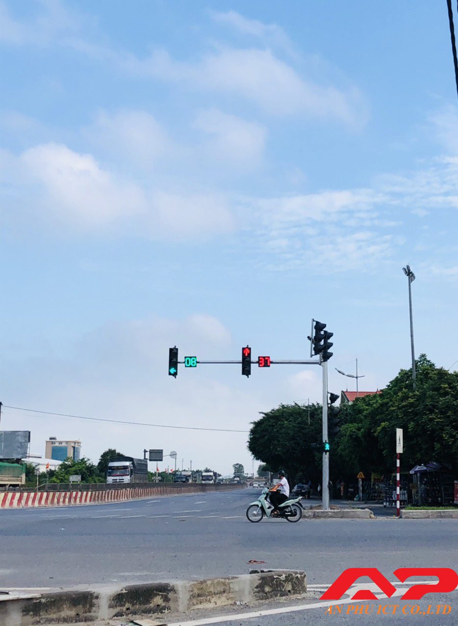 Thi Công Lắp Đặt Đèn THGT tại Nam Định