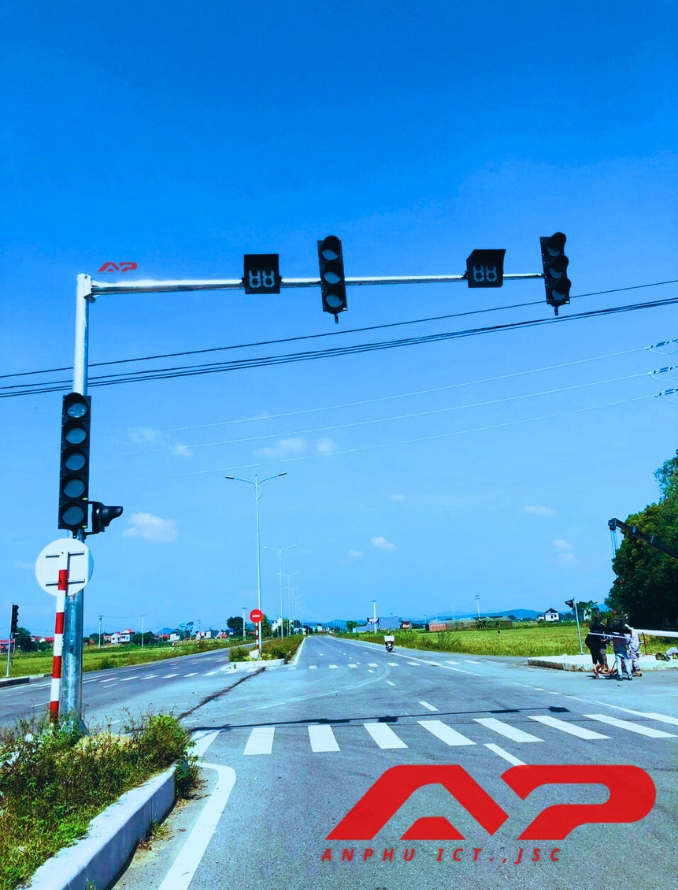 Thi Công Nút Đèn THGT Tại Huyện Vĩnh Lộc