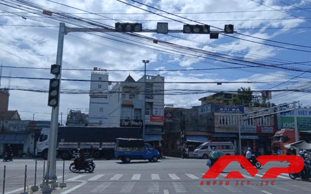 Thi Công Hệ Thống ĐènTHGT Tỉnh Gia Lai