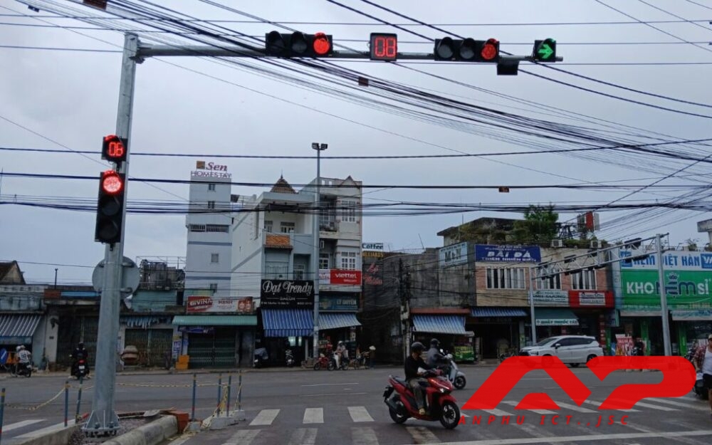 Thi Công Hệ Thống ĐènTHGT Tỉnh Gia Lai